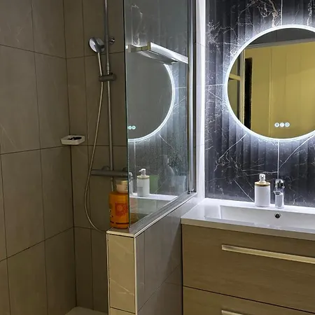 Proche Circuit アパート